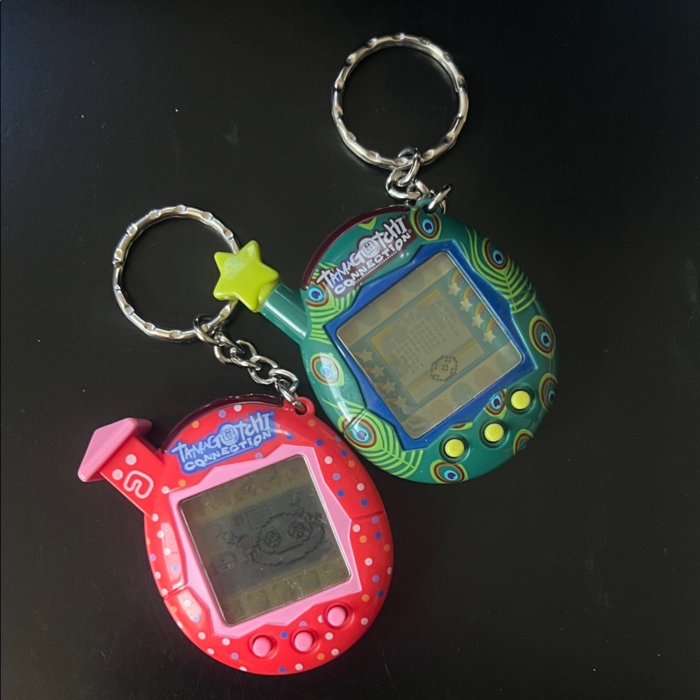 Tamagotchi Connection Keychain Set